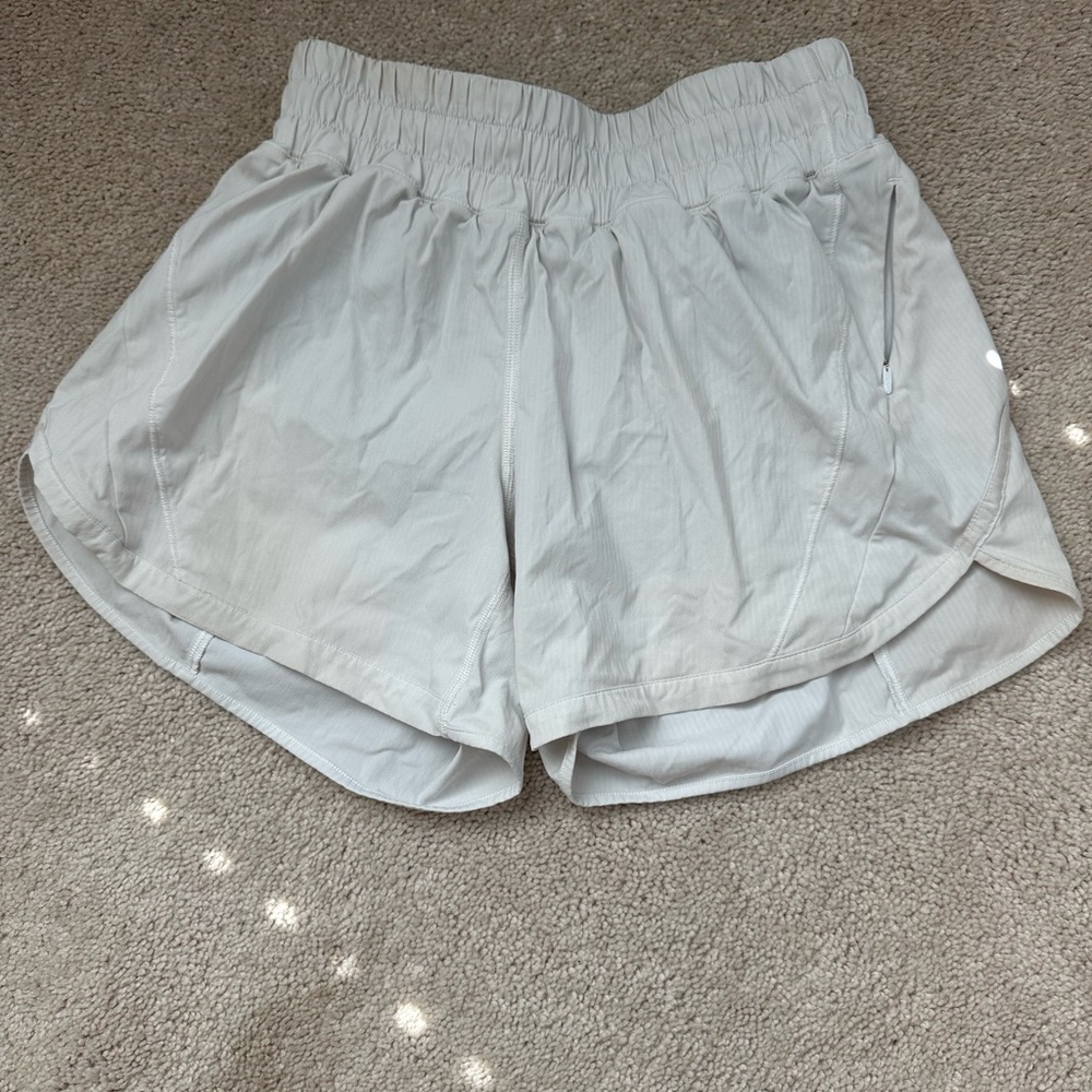 Lululemon Hotty Hot, Size 6, High rise, 4 inch